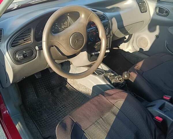 Красный Дэу Сенс, объемом двигателя 1.5 л и пробегом 206 тыс. км за 2100 $, фото 2 на Automoto.ua