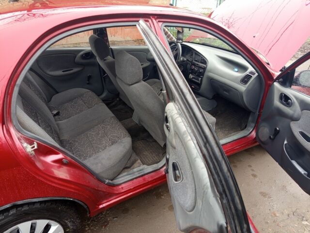 Красный Дэу Сенс, объемом двигателя 1.3 л и пробегом 200 тыс. км за 1100 $, фото 7 на Automoto.ua