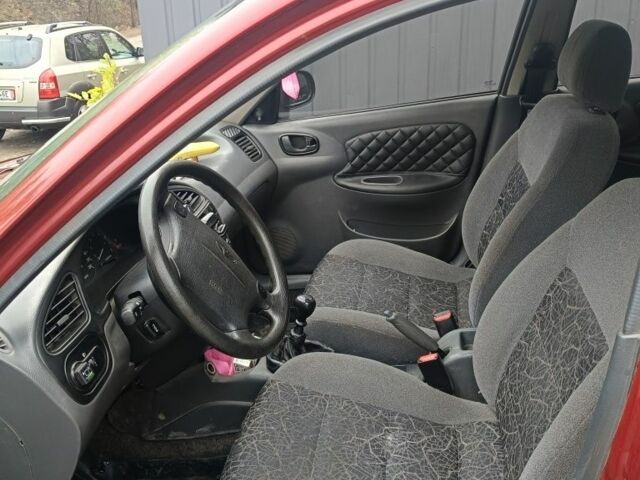 Красный Дэу Сенс, объемом двигателя 1.6 л и пробегом 318 тыс. км за 2500 $, фото 10 на Automoto.ua