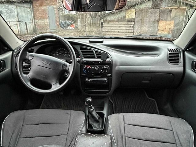 Красный Дэу Сенс, объемом двигателя 1.6 л и пробегом 223 тыс. км за 3600 $, фото 9 на Automoto.ua