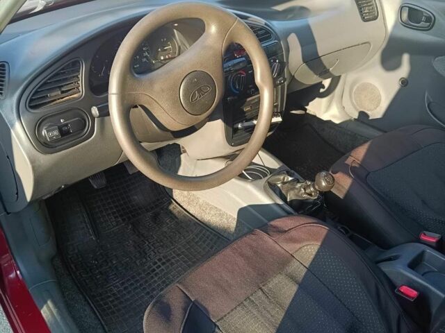 Красный Дэу Сенс, объемом двигателя 1.5 л и пробегом 206 тыс. км за 2100 $, фото 3 на Automoto.ua