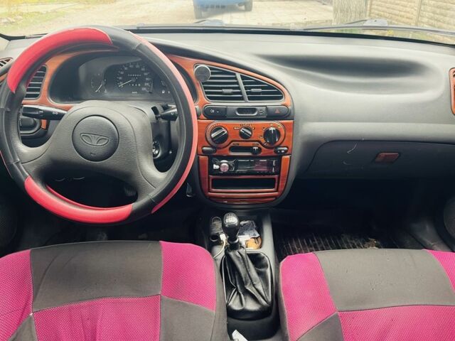 Червоний Деу Сенс, об'ємом двигуна 1.3 л та пробігом 113 тис. км за 2300 $, фото 3 на Automoto.ua