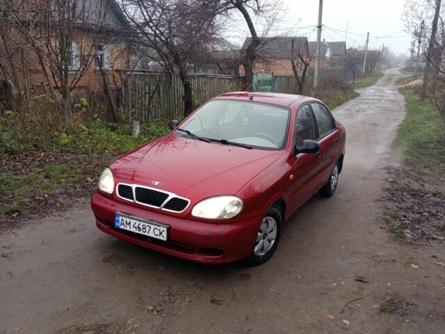 Красный Дэу Сенс, объемом двигателя 1.3 л и пробегом 200 тыс. км за 1100 $, фото 1 на Automoto.ua