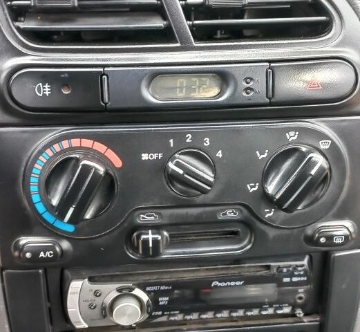 Красный Дэу Сенс, объемом двигателя 1.5 л и пробегом 286 тыс. км за 1750 $, фото 6 на Automoto.ua