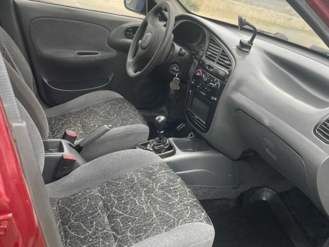 Красный Дэу Сенс, объемом двигателя 1.3 л и пробегом 1 тыс. км за 1350 $, фото 9 на Automoto.ua