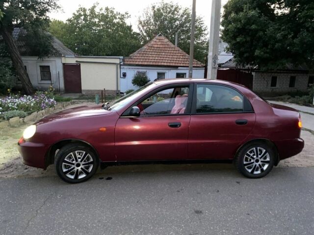 Деу Сенс 2007 у Миколаєві на Automoto.ua Червоний Деу Сенс, об'ємом двигуна 1.5 л та пробігом 3 тис. км за 2500 $, фото 4 на Automoto.ua