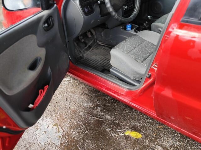 Дэу Сенс 2008 в Изюме на Automoto.ua Красный Дэу Сенс, объемом двигателя 0 л и пробегом 187 тыс. км за 2200 $, фото 4 на Automoto.ua