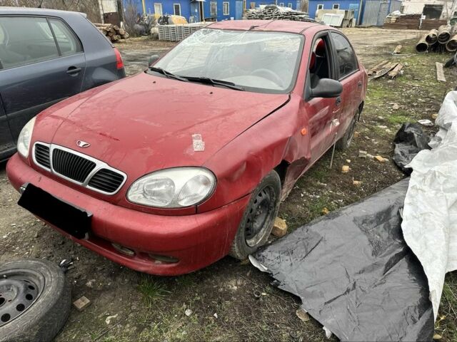 Красный Дэу Сенс, объемом двигателя 1.5 л и пробегом 270 тыс. км за 700 $, фото 1 на Automoto.ua