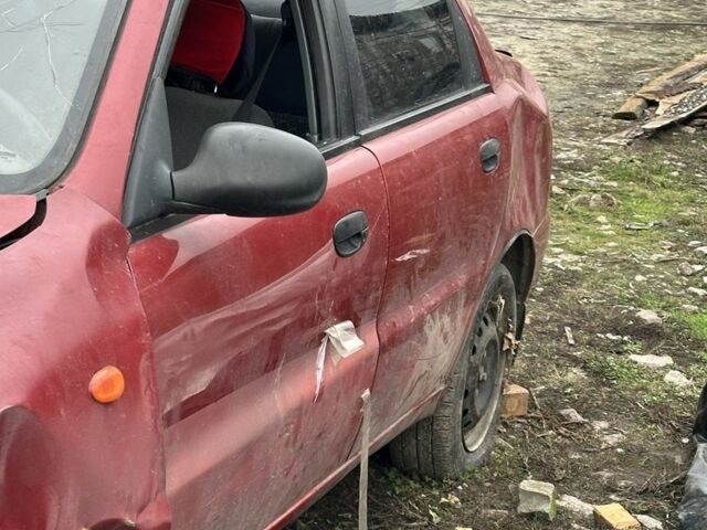 Красный Дэу Сенс, объемом двигателя 1.5 л и пробегом 270 тыс. км за 700 $, фото 2 на Automoto.ua
