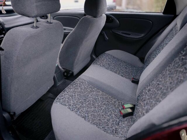 Деу Сенс 2008 у Бердичеве на Automoto.ua Червоний Деу Сенс, об'ємом двигуна 1.5 л та пробігом 90 тис. км за 2900 $, фото 16 на Automoto.ua