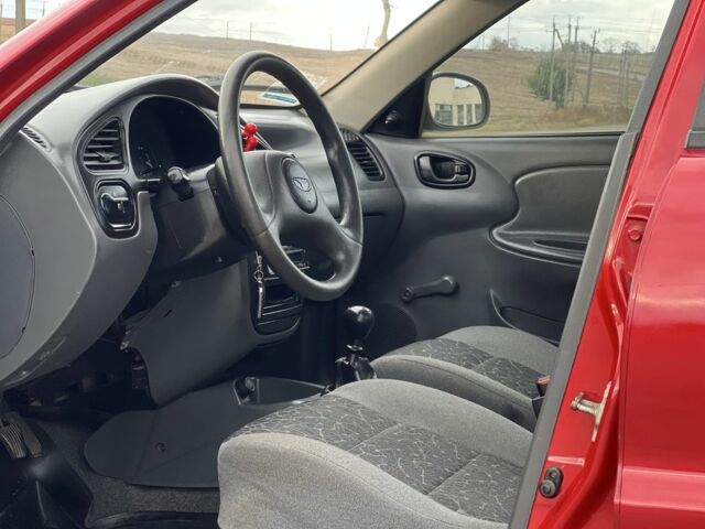 Красный Дэу Сенс, объемом двигателя 1.4 л и пробегом 161 тыс. км за 1850 $, фото 8 на Automoto.ua