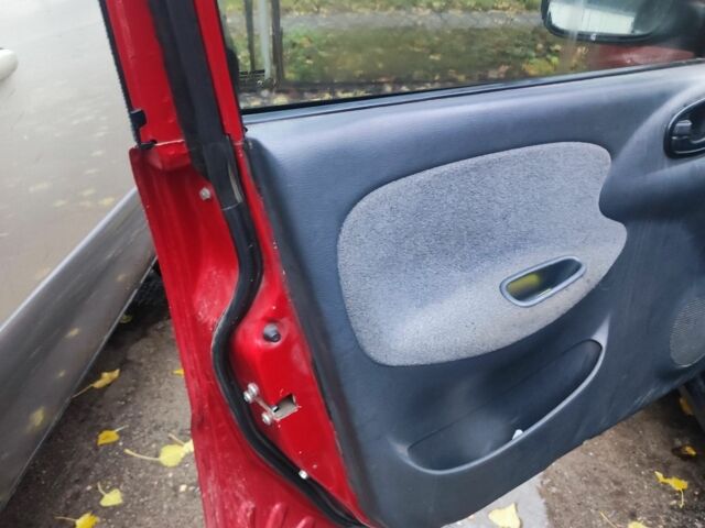 Червоний Деу Сенс, об'ємом двигуна 1.6 л та пробігом 30 тис. км за 2000 $, фото 2 на Automoto.ua