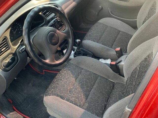 Червоний Деу Сенс, об'ємом двигуна 1.5 л та пробігом 270 тис. км за 2000 $, фото 4 на Automoto.ua