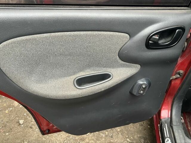 Красный Дэу Сенс, объемом двигателя 1.5 л и пробегом 228 тыс. км за 2300 $, фото 9 на Automoto.ua