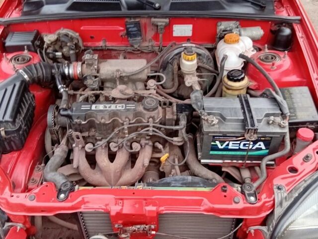 Красный Дэу Сенс, объемом двигателя 1.5 л и пробегом 230 тыс. км за 2000 $, фото 5 на Automoto.ua