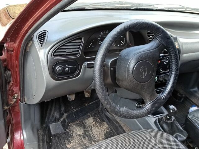 Красный Дэу Сенс, объемом двигателя 1.3 л и пробегом 125 тыс. км за 2500 $, фото 5 на Automoto.ua