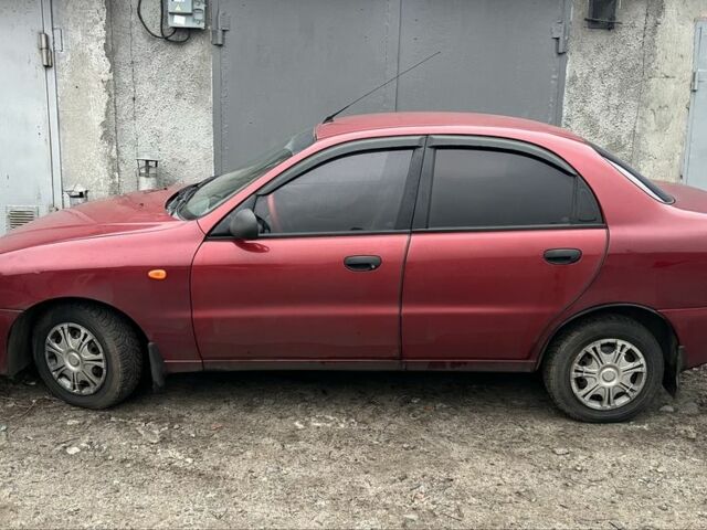 Красный Дэу Сенс, объемом двигателя 1.5 л и пробегом 228 тыс. км за 2300 $, фото 1 на Automoto.ua