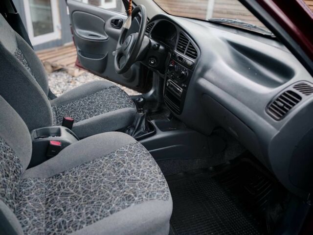 Деу Сенс 2008 у Бердичеве на Automoto.ua Червоний Деу Сенс, об'ємом двигуна 1.5 л та пробігом 90 тис. км за 2900 $, фото 17 на Automoto.ua