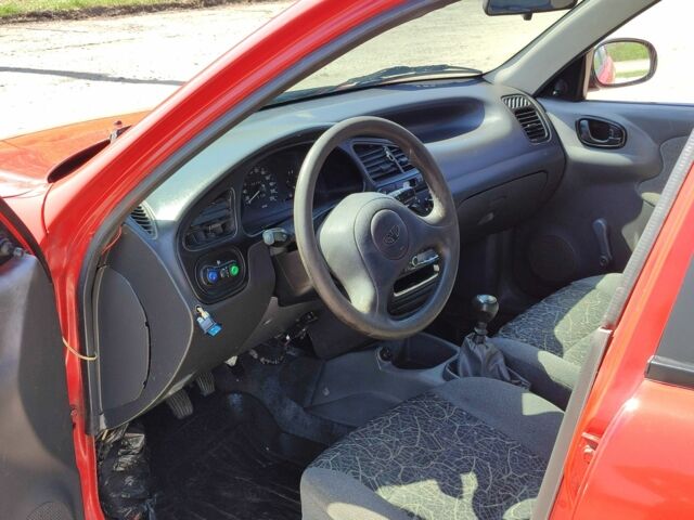 Красный Дэу Сенс, объемом двигателя 1.5 л и пробегом 1 тыс. км за 1150 $, фото 10 на Automoto.ua