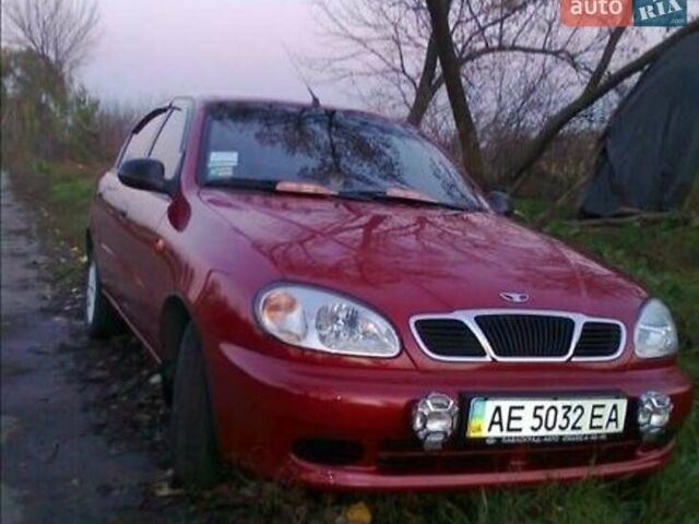 Красный Дэу Сенс, объемом двигателя 1.4 л и пробегом 92 тыс. км за 2800 $, фото 1 на Automoto.ua