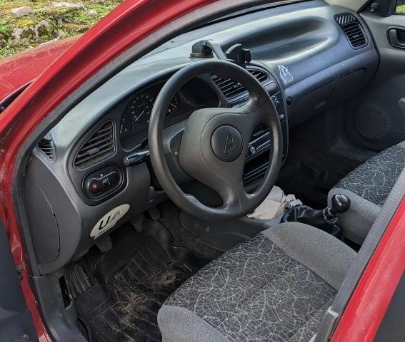 Красный Дэу Сенс, объемом двигателя 0 л и пробегом 180 тыс. км за 1800 $, фото 5 на Automoto.ua