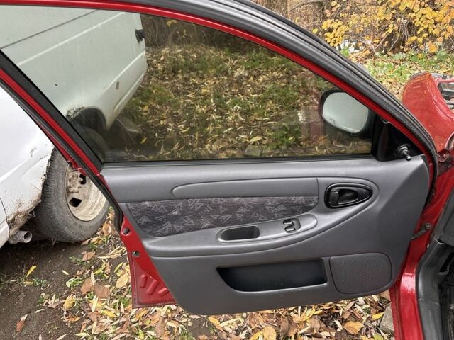 Красный Дэу Сенс, объемом двигателя 1.5 л и пробегом 234 тыс. км за 650 $, фото 4 на Automoto.ua