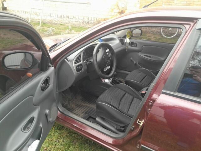 Червоний Деу Сенс, об'ємом двигуна 1.3 л та пробігом 42 тис. км за 3100 $, фото 4 на Automoto.ua