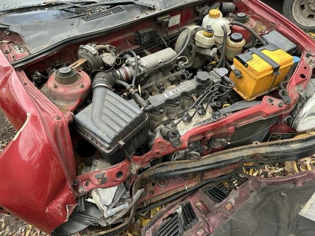 Красный Дэу Сенс, объемом двигателя 1.5 л и пробегом 234 тыс. км за 650 $, фото 1 на Automoto.ua