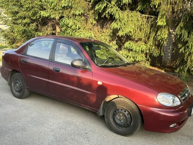 Красный Дэу Сенс, объемом двигателя 1.3 л и пробегом 132 тыс. км за 2700 $, фото 1 на Automoto.ua