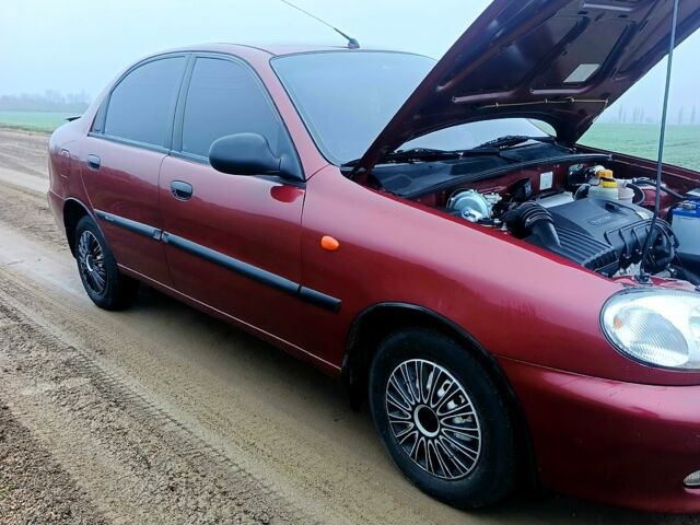 Красный Дэу Сенс, объемом двигателя 1.3 л и пробегом 165 тыс. км за 2100 $, фото 1 на Automoto.ua