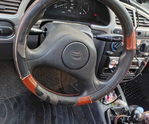 Дэу Сенс 2011 в Кагарлыке на Automoto.ua Красный Дэу Сенс, объемом двигателя 1.3 л и пробегом 165 тыс. км за 2376 $, фото 4 на Automoto.ua