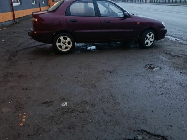 Красный Дэу Сенс, объемом двигателя 0 л и пробегом 165 тыс. км за 1350 $, фото 1 на Automoto.ua