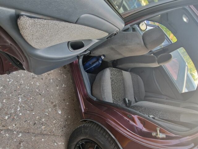 Червоний Деу Сенс, об'ємом двигуна 1.5 л та пробігом 165 тис. км за 2700 $, фото 3 на Automoto.ua