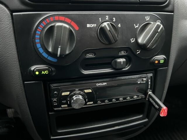 Червоний Деу Сенс, об'ємом двигуна 1.5 л та пробігом 111 тис. км за 3100 $, фото 21 на Automoto.ua