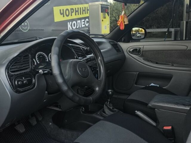 Красный Дэу Сенс, объемом двигателя 1.5 л и пробегом 104 тыс. км за 3000 $, фото 6 на Automoto.ua