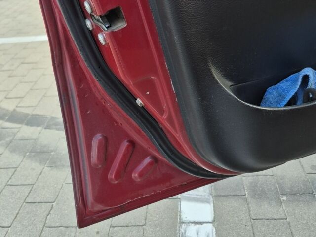 Красный Дэу Сенс, объемом двигателя 1.5 л и пробегом 144 тыс. км за 2400 $, фото 5 на Automoto.ua