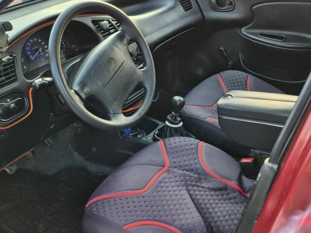 Красный Дэу Сенс, объемом двигателя 1.5 л и пробегом 144 тыс. км за 2400 $, фото 6 на Automoto.ua