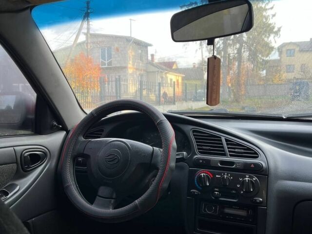 Красный Дэу Сенс, объемом двигателя 1.5 л и пробегом 150 тыс. км за 2450 $, фото 2 на Automoto.ua