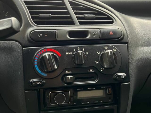 Красный Дэу Сенс, объемом двигателя 1.5 л и пробегом 150 тыс. км за 2450 $, фото 3 на Automoto.ua