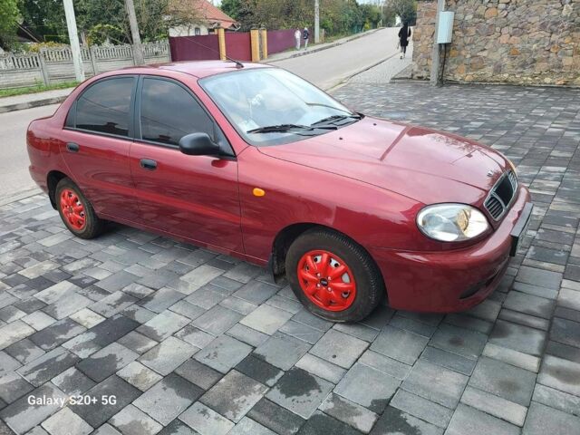 Деу Сенс 2005 у Остоге на Automoto.ua Червоний Деу Сенс, об'ємом двигуна 1.3 л та пробігом 14 тис. км за 2800 $, фото 6 на Automoto.ua