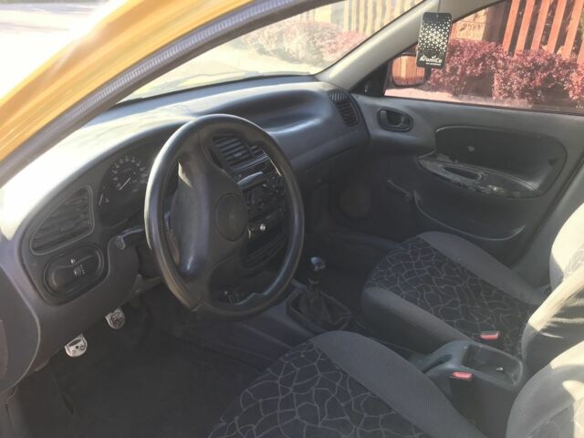 Желтый Дэу Сенс, объемом двигателя 0 л и пробегом 111 тыс. км за 1000 $, фото 2 на Automoto.ua