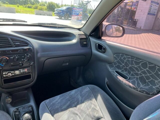 Желтый Дэу Сенс, объемом двигателя 1.6 л и пробегом 500 тыс. км за 1750 $, фото 14 на Automoto.ua