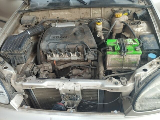 Желтый Дэу Сенс, объемом двигателя 1.3 л и пробегом 160 тыс. км за 1000 $, фото 5 на Automoto.ua