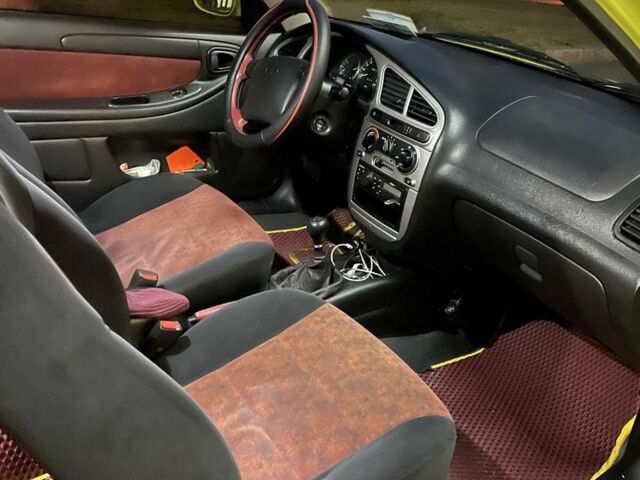 Желтый Дэу Сенс, объемом двигателя 1.6 л и пробегом 141 тыс. км за 4100 $, фото 4 на Automoto.ua