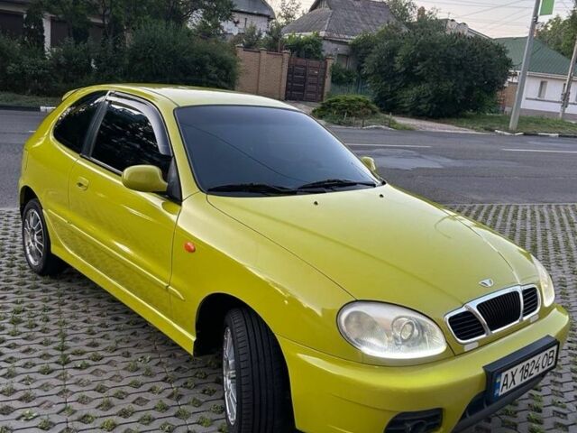 Желтый Дэу Сенс, объемом двигателя 1.6 л и пробегом 141 тыс. км за 4100 $, фото 1 на Automoto.ua