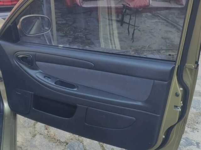 Желтый Дэу Сенс, объемом двигателя 1.6 л и пробегом 183 тыс. км за 3000 $, фото 1 на Automoto.ua