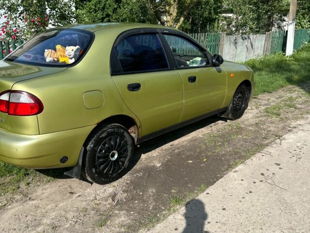 Желтый Дэу Сенс, объемом двигателя 1.4 л и пробегом 293 тыс. км за 1300 $, фото 2 на Automoto.ua