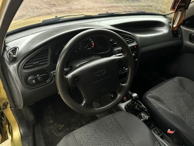 Желтый Дэу Сенс, объемом двигателя 1.5 л и пробегом 244 тыс. км за 2699 $, фото 10 на Automoto.ua