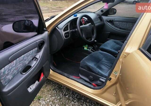 Желтый Дэу Сенс, объемом двигателя 1.6 л и пробегом 250 тыс. км за 2700 $, фото 11 на Automoto.ua