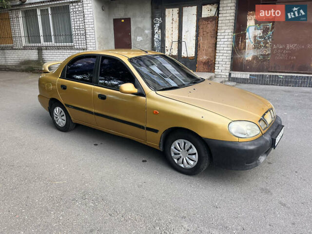 Желтый Дэу Сенс, объемом двигателя 1.3 л и пробегом 255 тыс. км за 2000 $, фото 1 на Automoto.ua